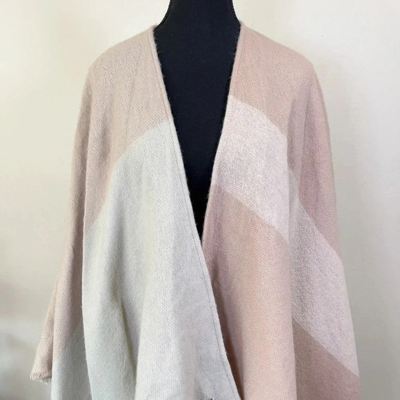 SOIA & KYO Woven Scarfigan Cardigan Wrap Scarf - Picture 4 of 9